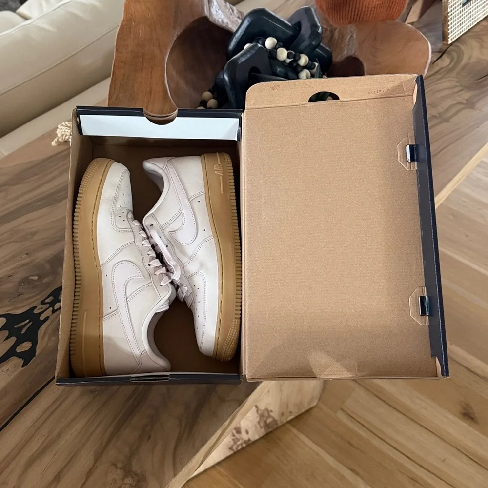Nike Air Force 1 Shoes - Picture 14 of 15